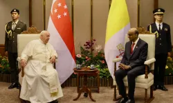 Papa Francesco e il presidente di Singapore Tharman Shanmugaratnam, Singapore, 12 settembre 2024 / Daniel Ibáñez/EWTN/Vatican Pool