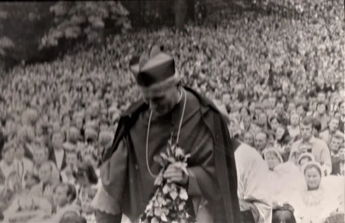 Il cardinale Wojtyła arriva a Kalwaria alla fine degli anni '60 per il Venerdì Santo |  | Foto Archivio Curia di Cracovia. 