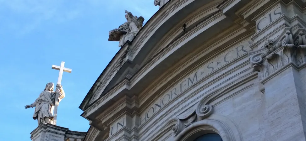 Un dettaglio della facciata della Basilica di Santa Croce in Gerusalemme |  | OB